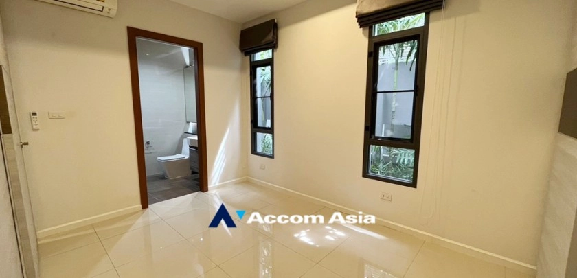 44  5 br House For Rent in Bang Na ,Bangkok BTS Bang Na at House in Compound AA24780