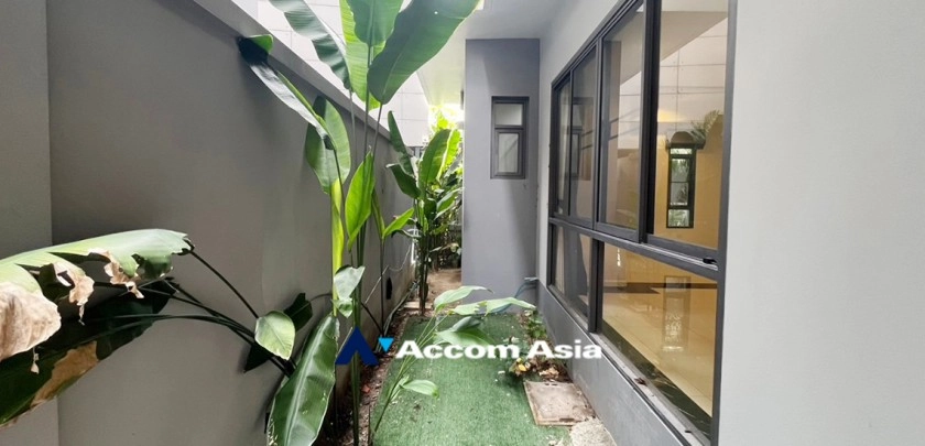 56  5 br House For Rent in Bang Na ,Bangkok BTS Bang Na at House in Compound AA24780