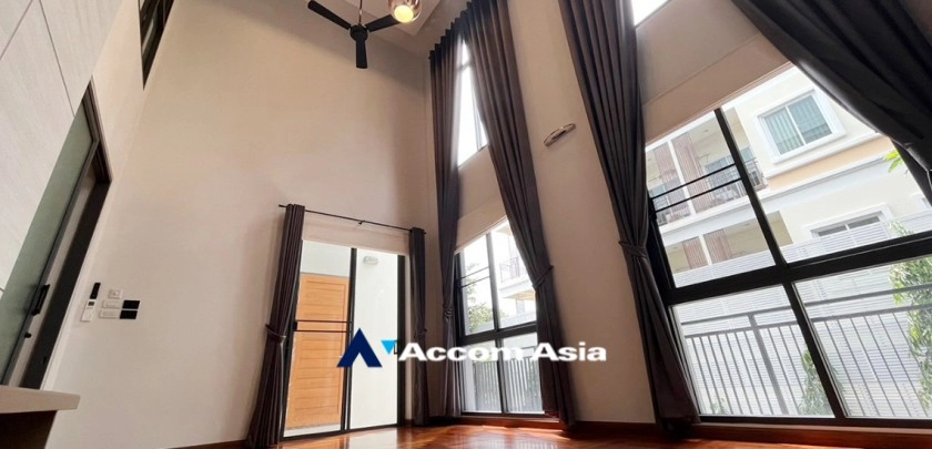 5  5 br House For Rent in Bang Na ,Bangkok BTS Bang Na at House in Compound AA24780