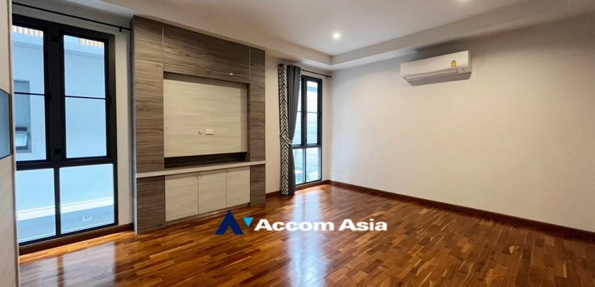 27  5 br House For Rent in Bang Na ,Bangkok BTS Bang Na at House in Compound AA24780