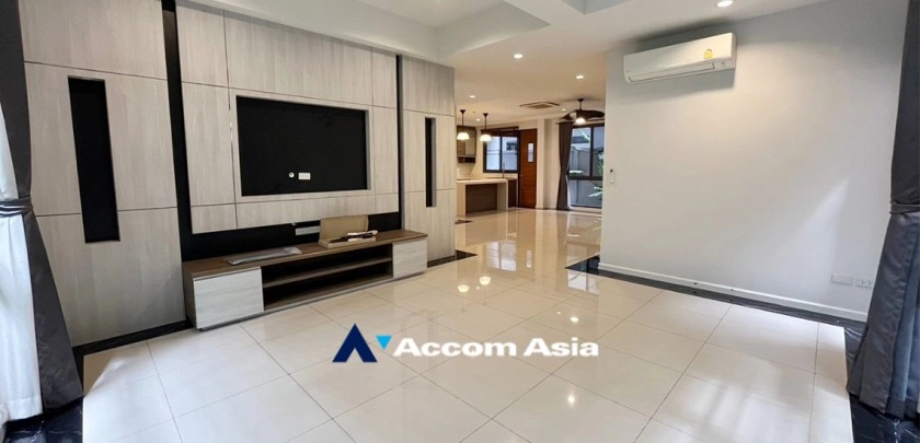 22  5 br House For Rent in Bang Na ,Bangkok BTS Bang Na at House in Compound AA24780