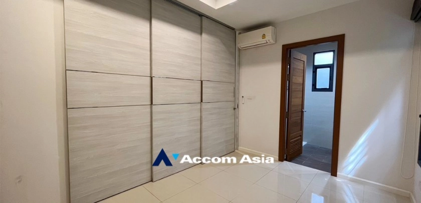 48  5 br House For Rent in Bang Na ,Bangkok BTS Bang Na at House in Compound AA24780