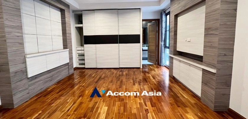 30  5 br House For Rent in Bang Na ,Bangkok BTS Bang Na at House in Compound AA24780