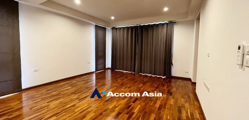 29  5 br House For Rent in Bang Na ,Bangkok BTS Bang Na at House in Compound AA24780