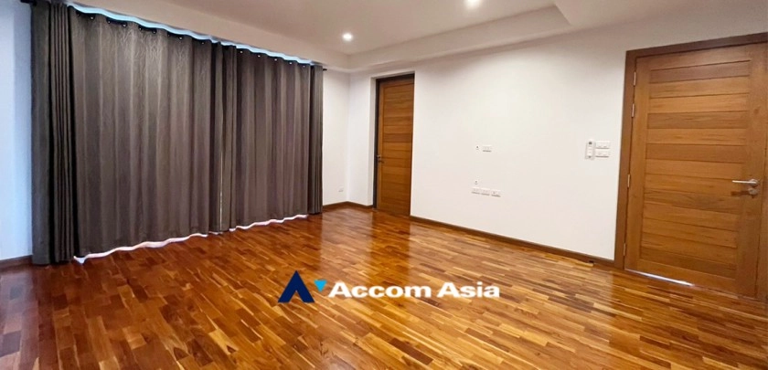 32  5 br House For Rent in Bang Na ,Bangkok BTS Bang Na at House in Compound AA24780