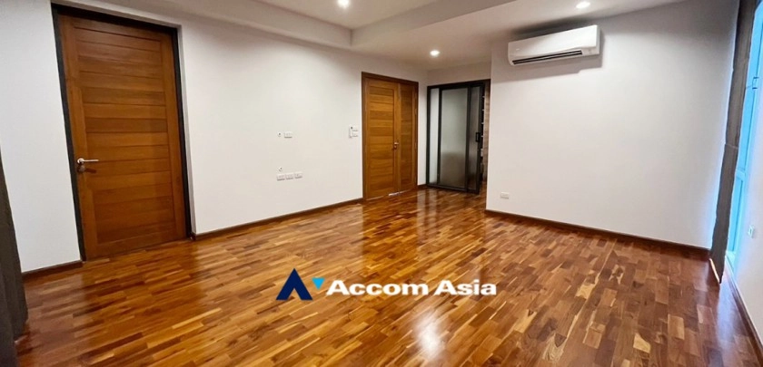 33  5 br House For Rent in Bang Na ,Bangkok BTS Bang Na at House in Compound AA24780