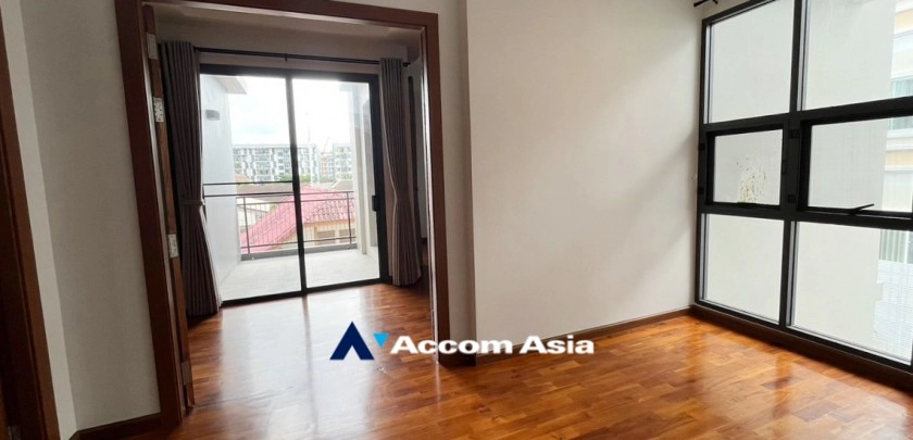 35  5 br House For Rent in Bang Na ,Bangkok BTS Bang Na at House in Compound AA24780