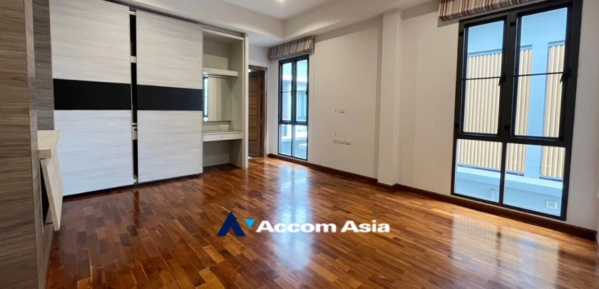 34  5 br House For Rent in Bang Na ,Bangkok BTS Bang Na at House in Compound AA24780