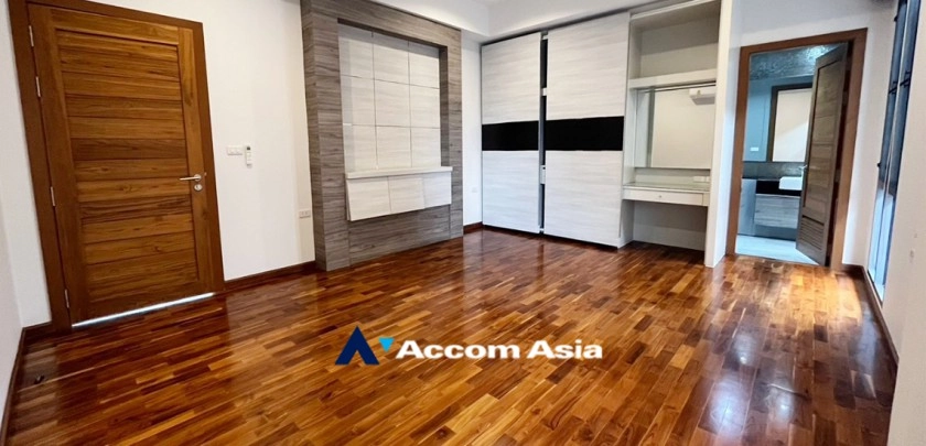 37  5 br House For Rent in Bang Na ,Bangkok BTS Bang Na at House in Compound AA24780