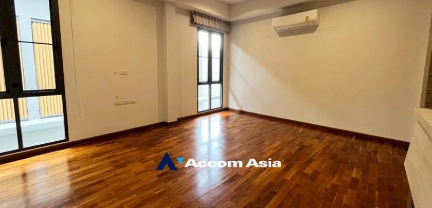 38  5 br House For Rent in Bang Na ,Bangkok BTS Bang Na at House in Compound AA24780