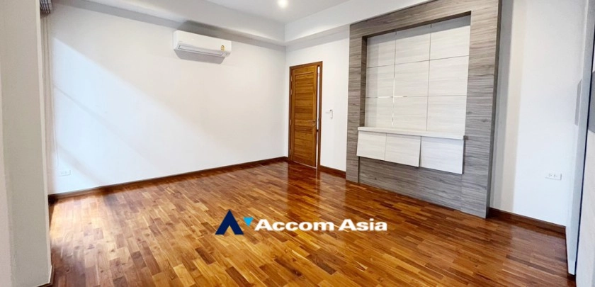 39  5 br House For Rent in Bang Na ,Bangkok BTS Bang Na at House in Compound AA24780