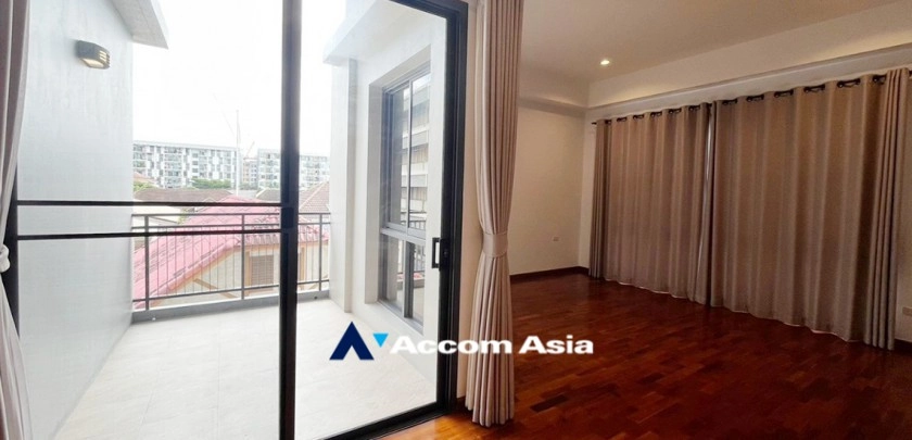 40  5 br House For Rent in Bang Na ,Bangkok BTS Bang Na at House in Compound AA24780