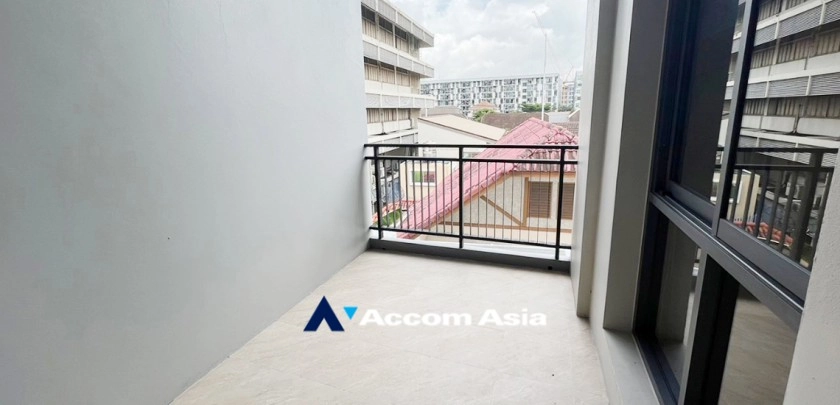 55  5 br House For Rent in Bang Na ,Bangkok BTS Bang Na at House in Compound AA24780