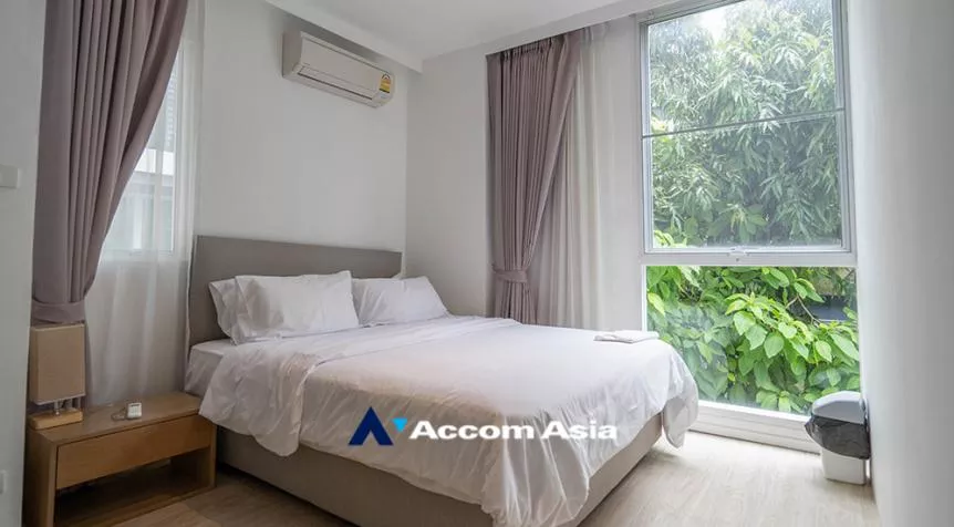  2 Bedrooms  Apartment For Rent in Sukhumvit, Bangkok  near BTS Thong Lo (AA24802)