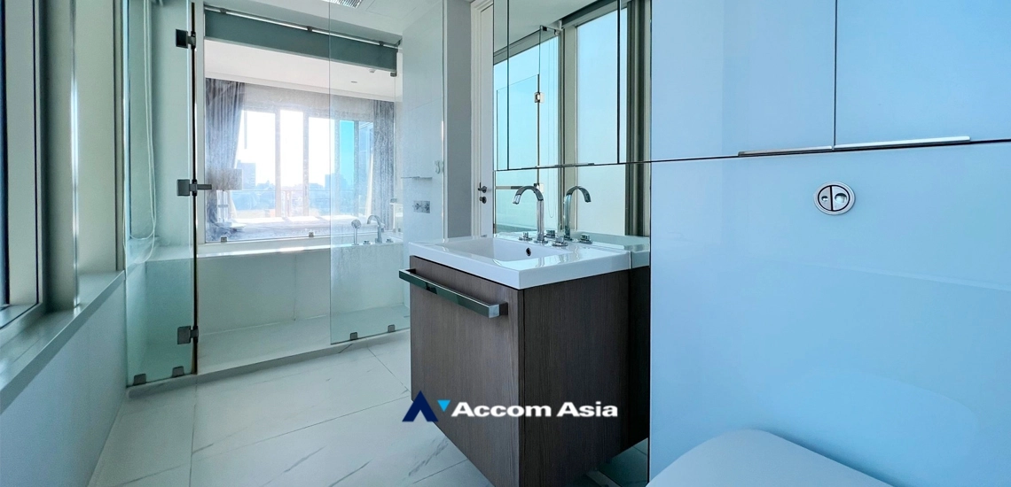 18  2 br Condominium for rent and sale in Ploenchit ,Bangkok BTS Ratchadamri at 185 Rajadamri AA24815