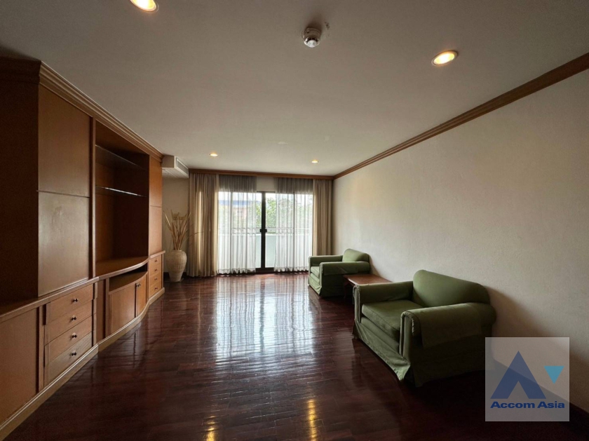  3 Bedrooms  Condominium For Rent & Sale in Sathorn, Bangkok  near BRT Thanon Chan (AA24852)