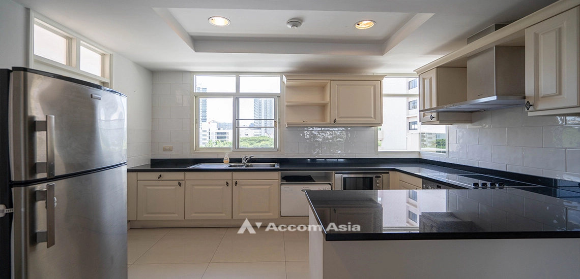  3 Bedrooms  Condominium For Rent & Sale in Sathorn, Bangkok  near MRT Lumphini (AA24853)