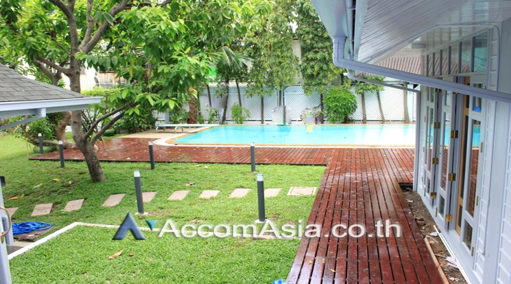 Private Swimming Pool |  3 Bedrooms  House For Rent in Sathorn, Bangkok  near BTS Surasak (6000303)