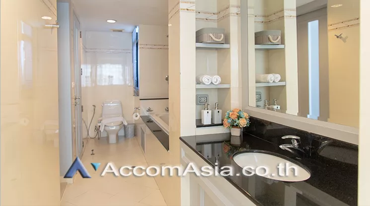  1 Bedroom  Apartment For Rent in Sukhumvit, Bangkok  near BTS Thong Lo (AA24906)