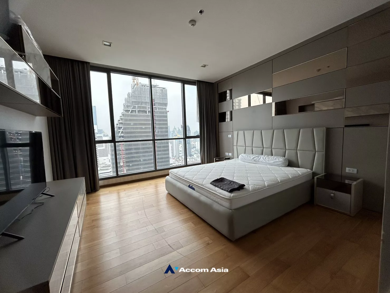 HYDE Sukhumvit 13 Condominium