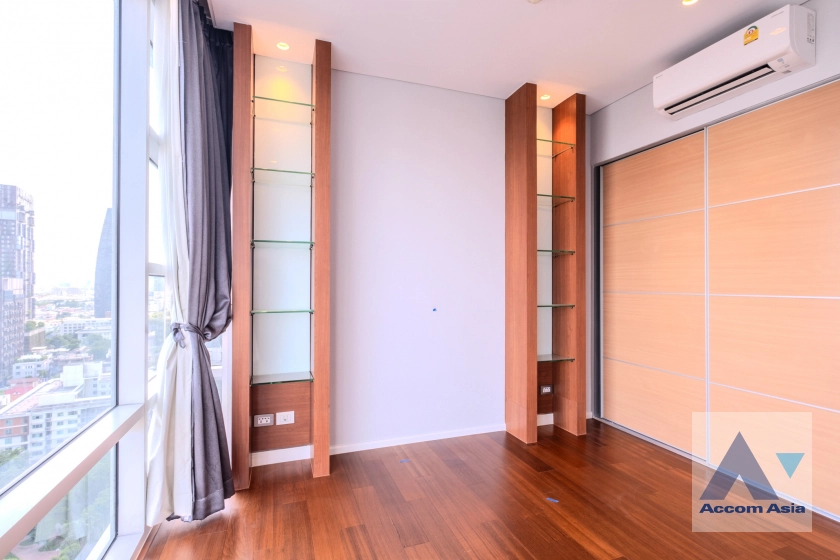 21  3 br Condominium For Sale in Sukhumvit ,Bangkok BTS Ekkamai at Fullerton Sukhumvit AA24939