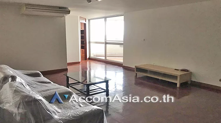  3 Bedrooms  Condominium For Rent in Sukhumvit, Bangkok  near BTS Ekkamai (AA24997)