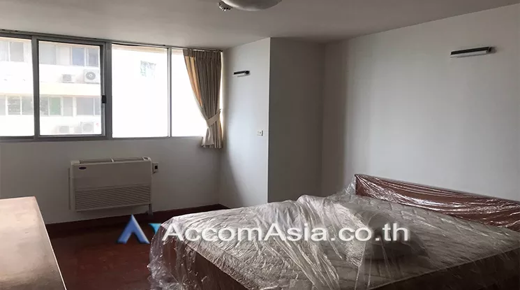  3 Bedrooms  Condominium For Rent in Sukhumvit, Bangkok  near BTS Ekkamai (AA24997)