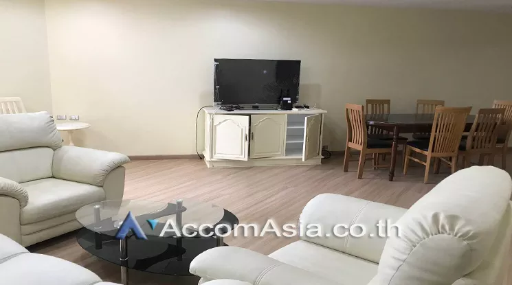  3 Bedrooms  Condominium For Rent in Sukhumvit, Bangkok  near BTS Ekkamai (AA24998)