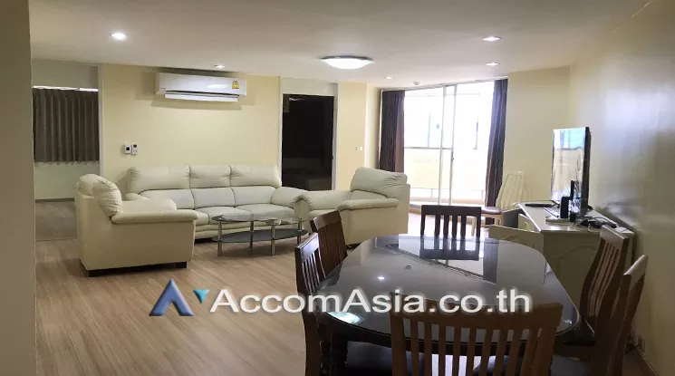  3 Bedrooms  Condominium For Rent in Sukhumvit, Bangkok  near BTS Ekkamai (AA24998)