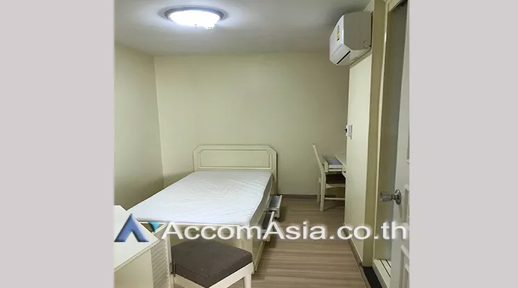  3 Bedrooms  Condominium For Rent in Sukhumvit, Bangkok  near BTS Ekkamai (AA24998)