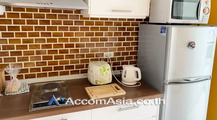  1 Bedroom  Condominium For Rent in Sukhumvit, Bangkok  near BTS Asok - MRT Sukhumvit (AA24999)