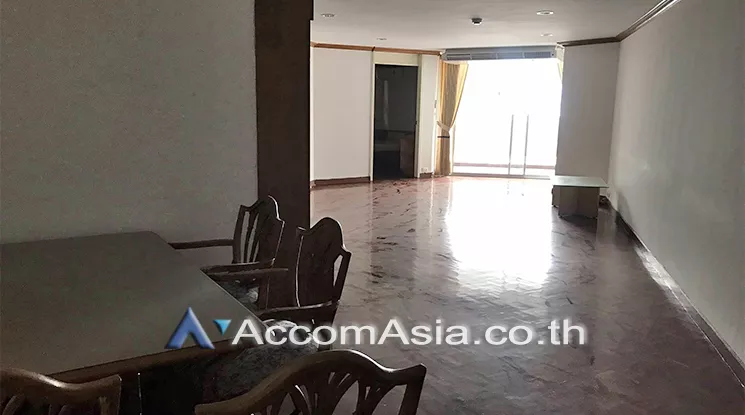  3 Bedrooms  Condominium For Rent in Sukhumvit, Bangkok  near BTS Ekkamai (AA25002)