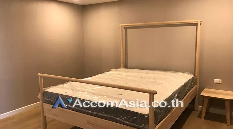  3 Bedrooms  Condominium For Rent in Sukhumvit, Bangkok  near BTS Ekkamai (AA25003)