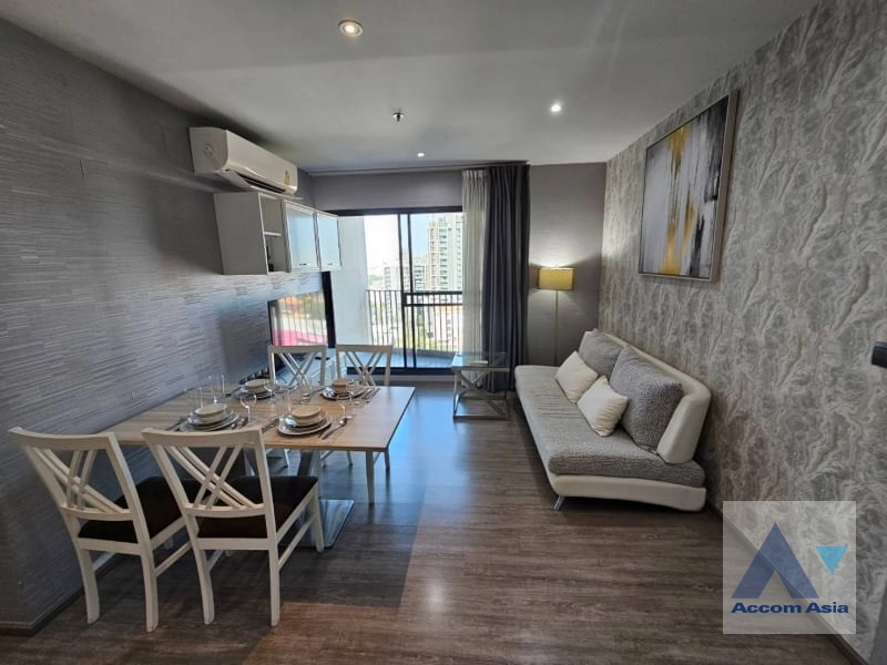  2 Bedrooms  Condominium For Rent in Sukhumvit, Bangkok  near BTS Ekkamai (AA25092)