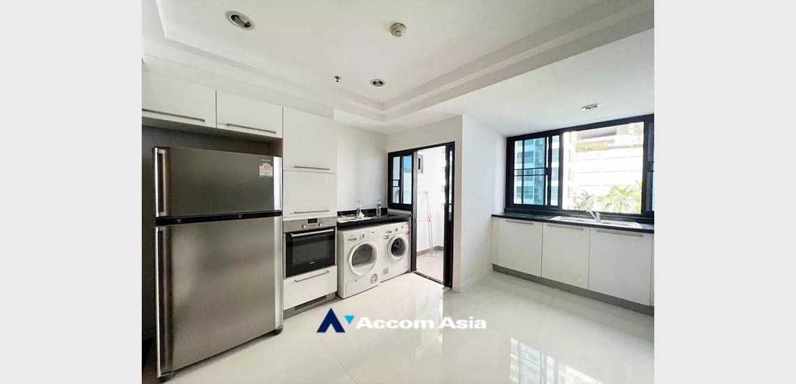  2 Bedrooms  Apartment For Rent in Sukhumvit, Bangkok  near BTS Thong Lo (AA25105)