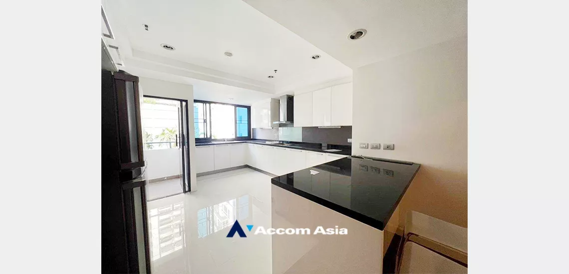  2 Bedrooms  Apartment For Rent in Sukhumvit, Bangkok  near BTS Thong Lo (AA25105)