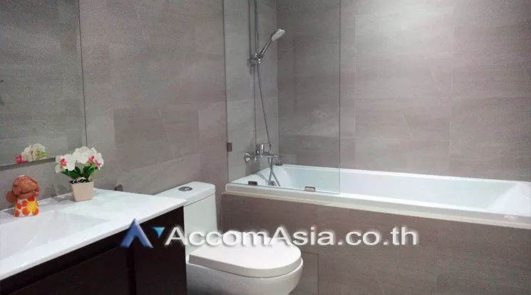  3 Bedrooms  Condominium For Rent in Sukhumvit, Bangkok  near BTS Phrom Phong (AA25129)