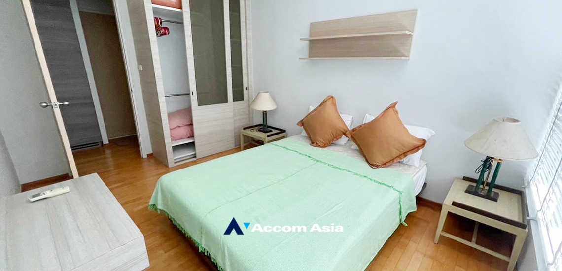 Issara at Sukhumvit 42 Condominium