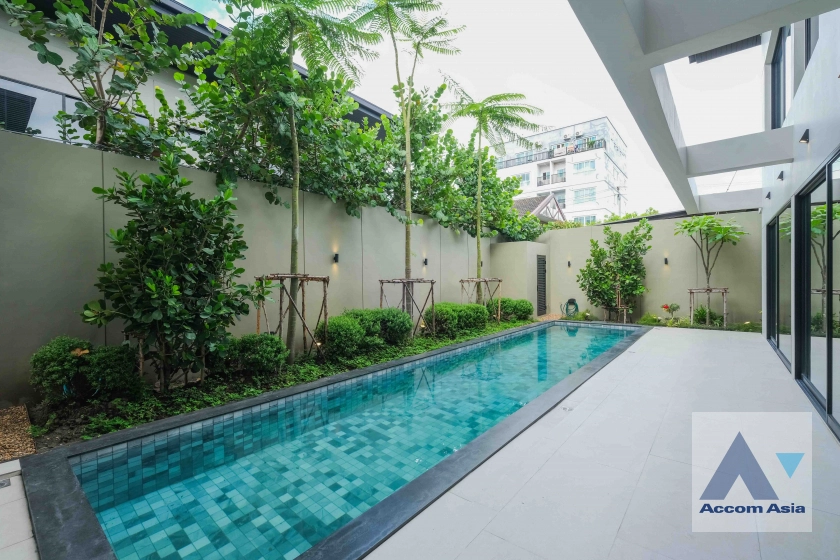 7  5 br House For Rent in Sukhumvit ,Bangkok BTS Ekkamai AA25189