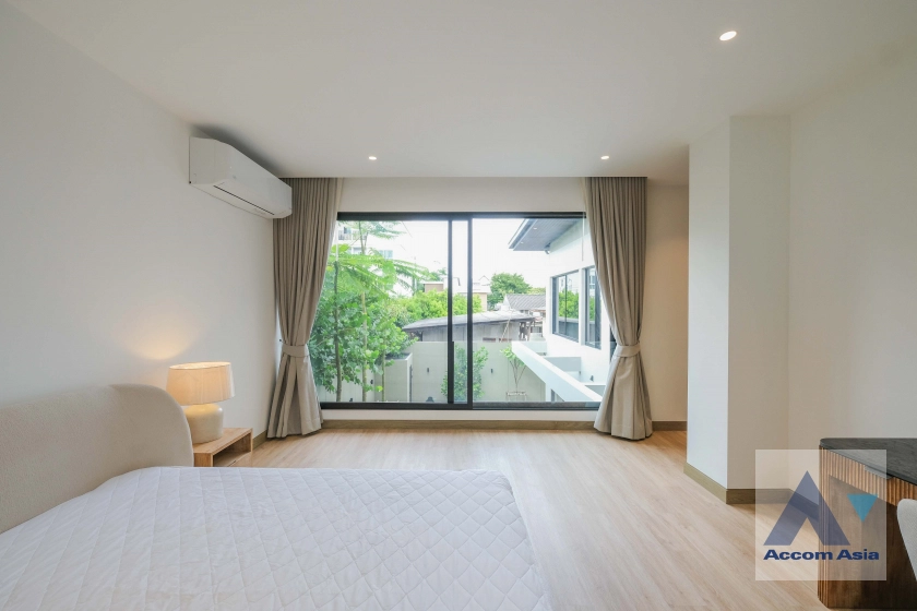 40  5 br House For Rent in Sukhumvit ,Bangkok BTS Ekkamai AA25189