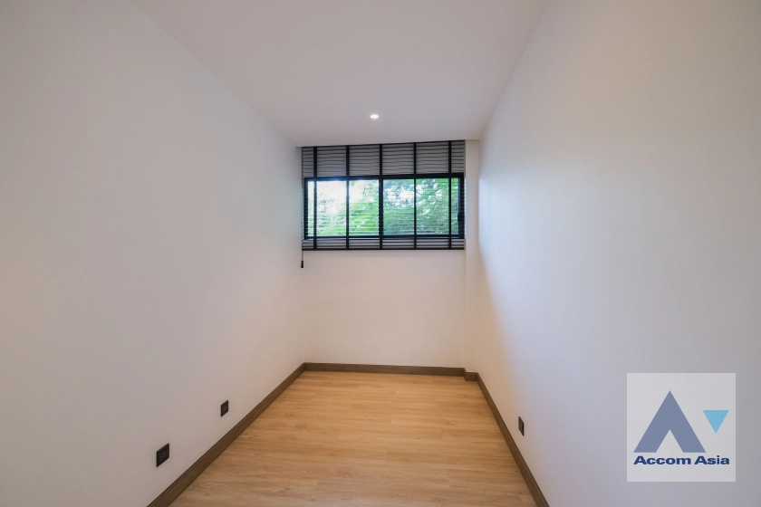 52  5 br House For Rent in Sukhumvit ,Bangkok BTS Ekkamai AA25189