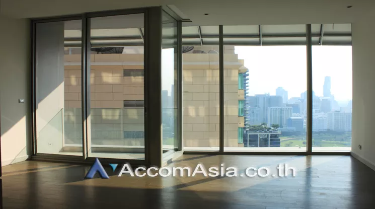  2 Bedrooms  Condominium For Rent in Ploenchit, Bangkok  near BTS Ratchadamri (AA25206)