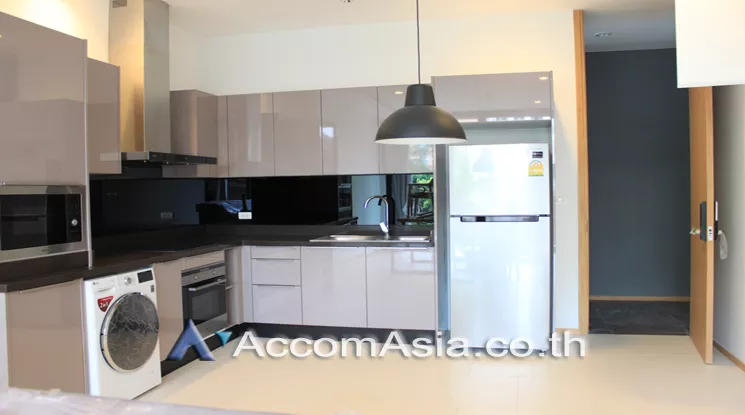  2 Bedrooms  Apartment For Rent in Sukhumvit, Bangkok  near BTS Phrom Phong (AA25223)