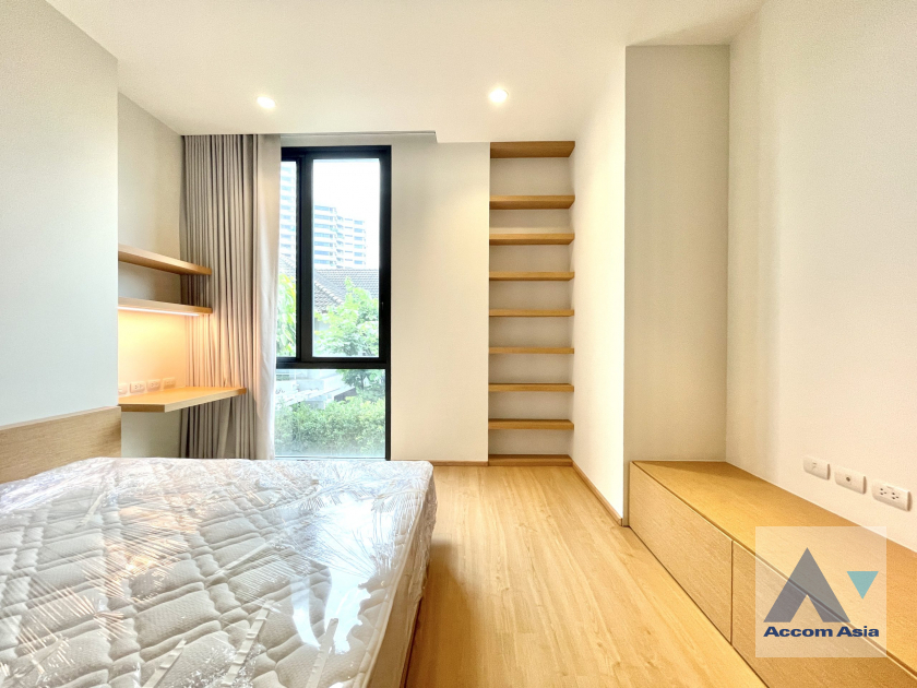  2 Bedrooms  Apartment For Rent in Sukhumvit, Bangkok  near BTS Phrom Phong (AA25224)