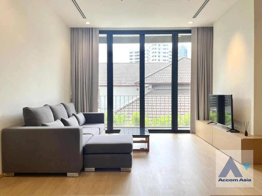  2 Bedrooms  Apartment For Rent in Sukhumvit, Bangkok  near BTS Phrom Phong (AA25224)