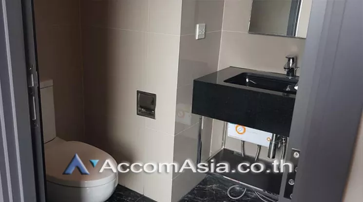  1 Bedroom  Condominium For Rent in Sukhumvit, Bangkok  near BTS Asok - MRT Sukhumvit (AA25234)