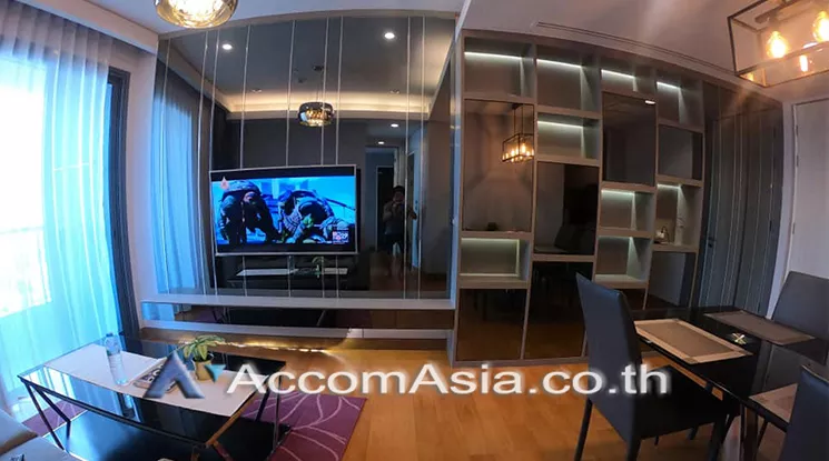  2 Bedrooms  Condominium For Rent in Sukhumvit, Bangkok  near BTS Phrom Phong (AA25248)