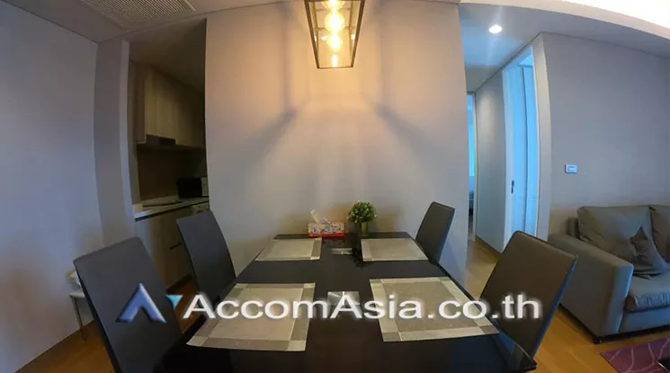  2 Bedrooms  Condominium For Rent in Sukhumvit, Bangkok  near BTS Phrom Phong (AA25248)