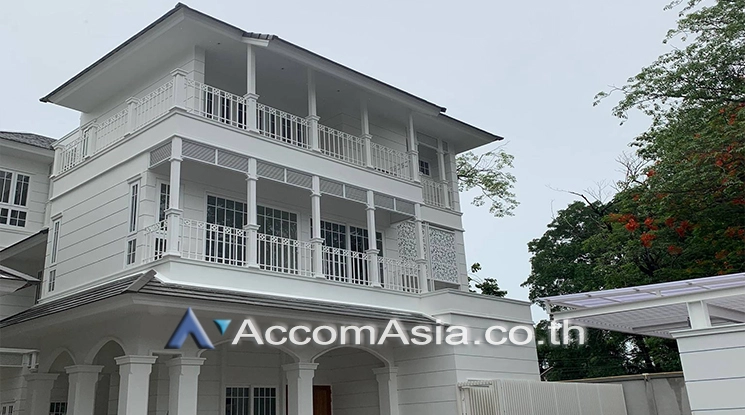  2  4 br House For Rent in sukhumvit ,Bangkok BTS Phrom Phong AA25249