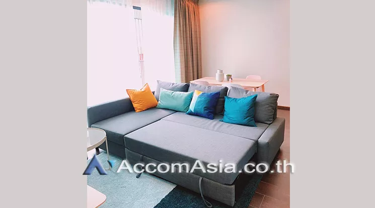  2 Bedrooms  Condominium For Rent in Sukhumvit, Bangkok  near BTS Ekkamai (AA25327)